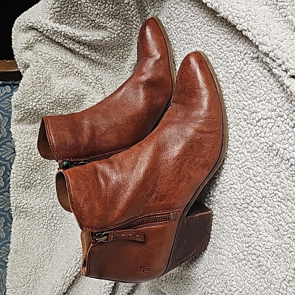 Frye Judith Bootie